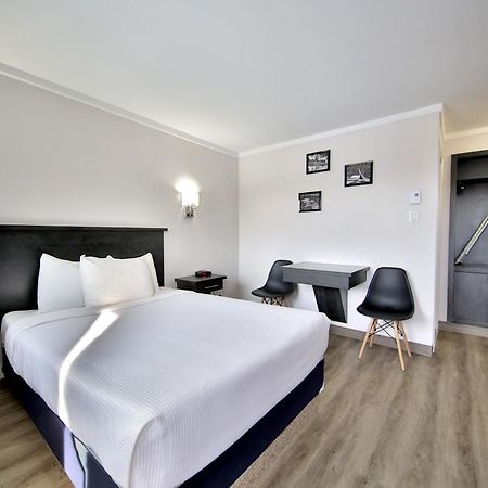 Motel Newstar Laval Luaran gambar