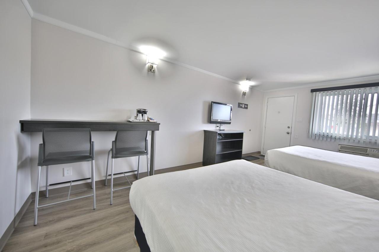 Motel Newstar Laval Luaran gambar