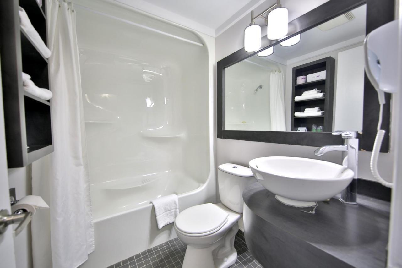 Motel Newstar Laval Luaran gambar
